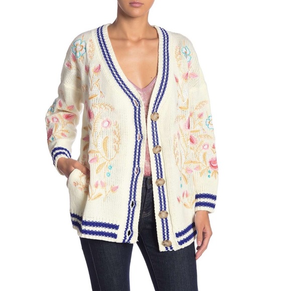 Aratta Sweaters - NEW • Aratta • Embroidered Oversized Cardigan Med